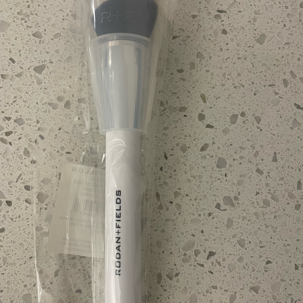 Rodan + Fields Radiant Defense Brush - White